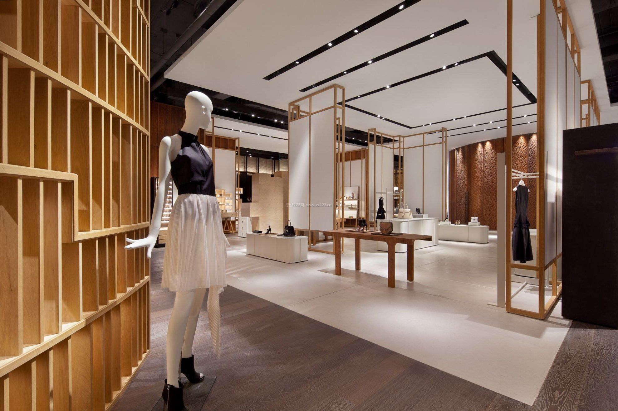 韓國服裝店淺褐色木地板裝修效果圖片_裝修123效果圖